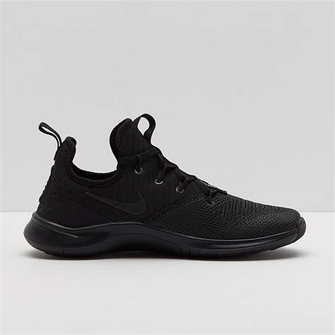 all black nike sneakers women's.